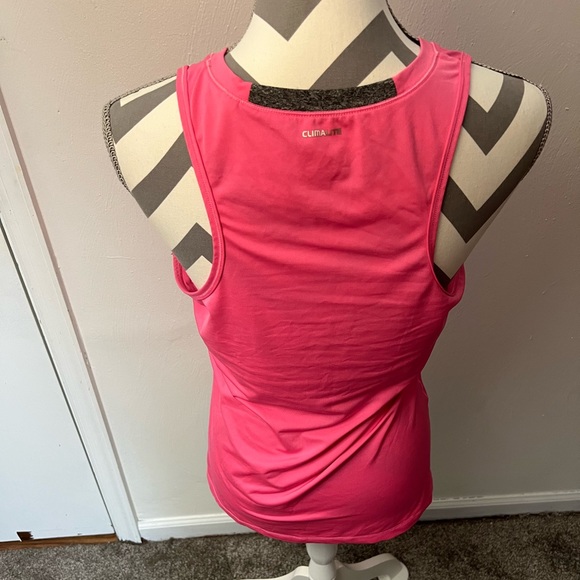 Adidas Shirt Womens Medium Pink Sleeveless Tank Top Athletic Techfit - Picture 2 of 5